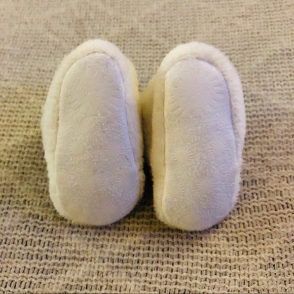 White infant slippers size 1 - Picture 3 of 3
